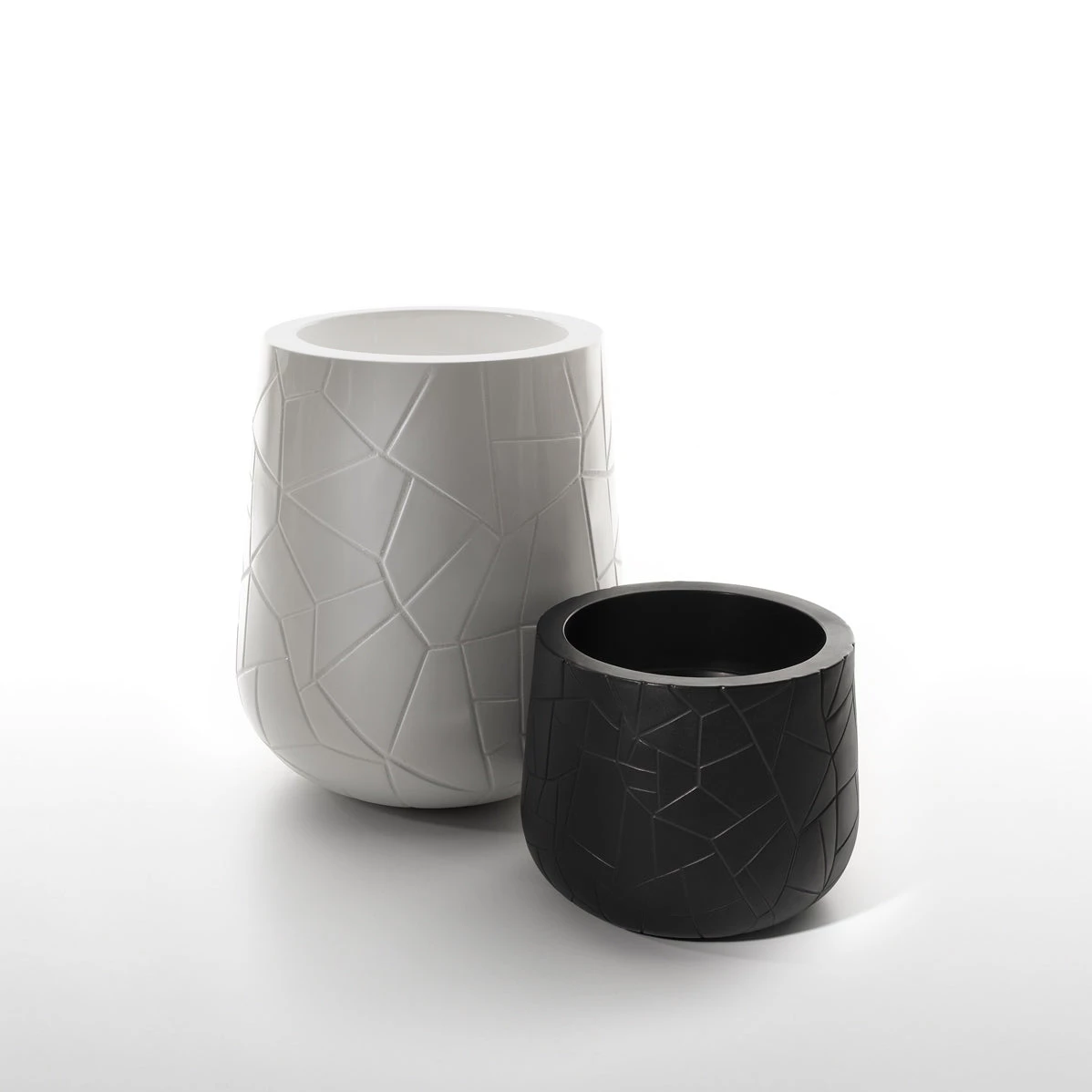 Serralunga Memory Pot Contract & Garden Pots