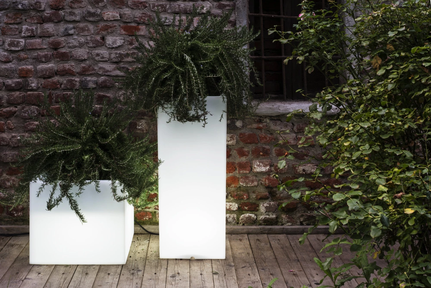 Serralunga Contract & Garden Pots Cubotti With Light