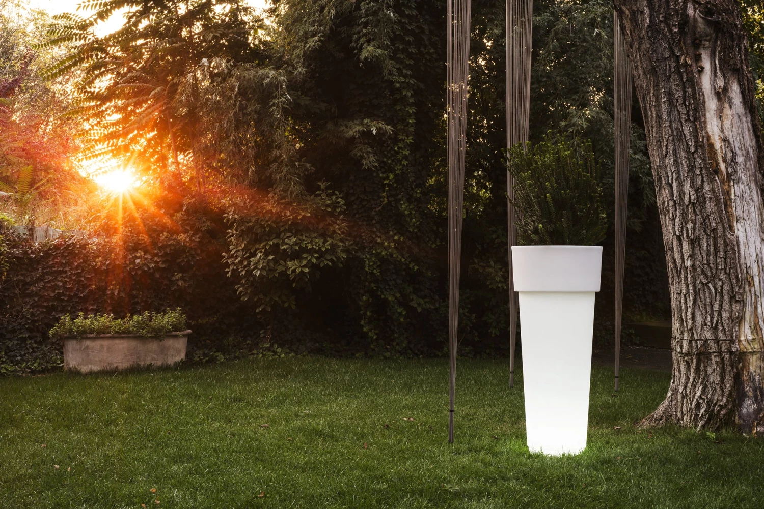 Serralunga Contract & Garden Pots Marcantonio With Light