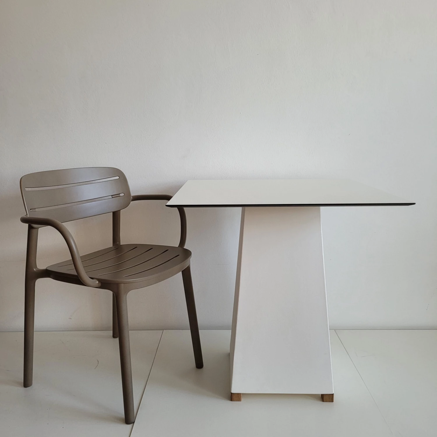 Serralunga SPRITZER TABLE