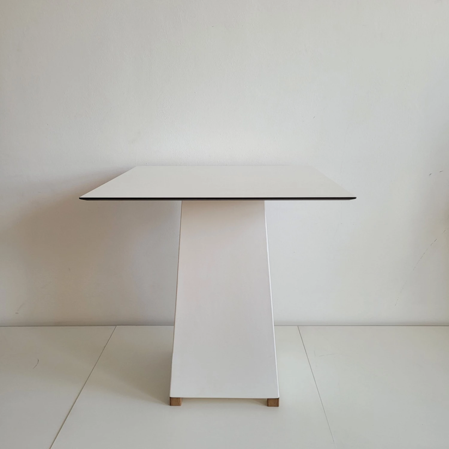 Serralunga SPRITZER TABLE