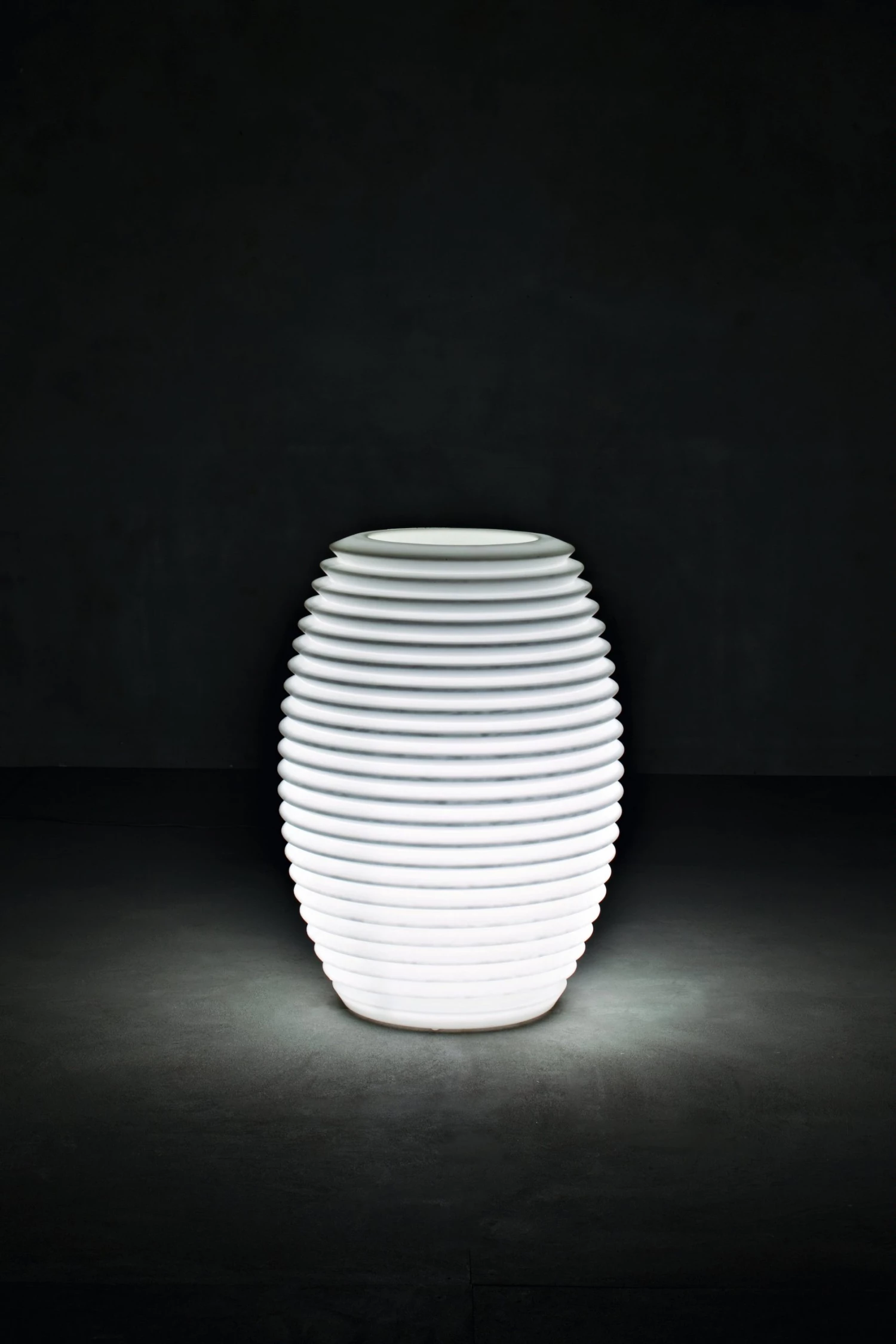 Serralunga Art Top Pot With Light