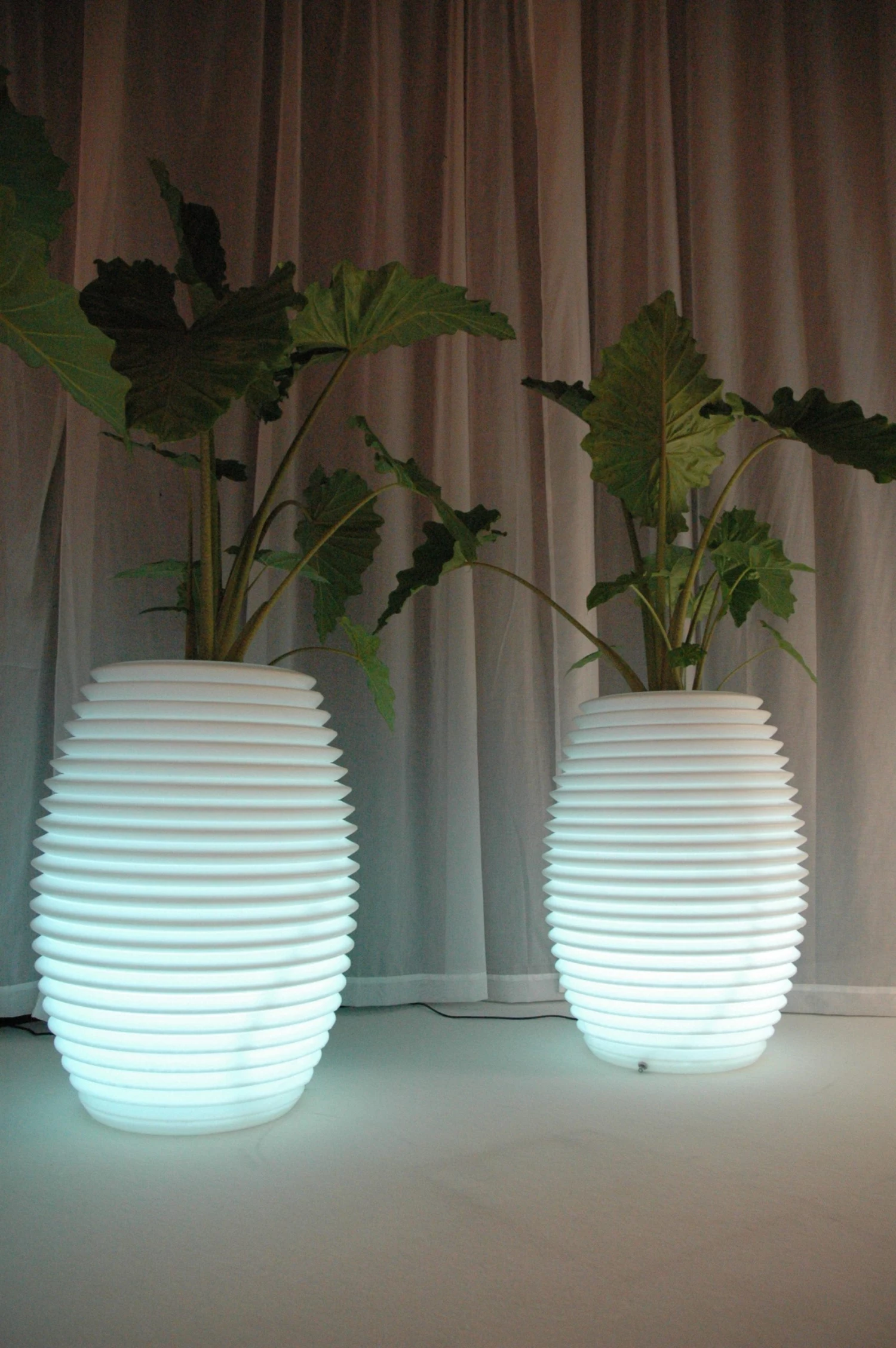 Serralunga Art Top Pot With Light