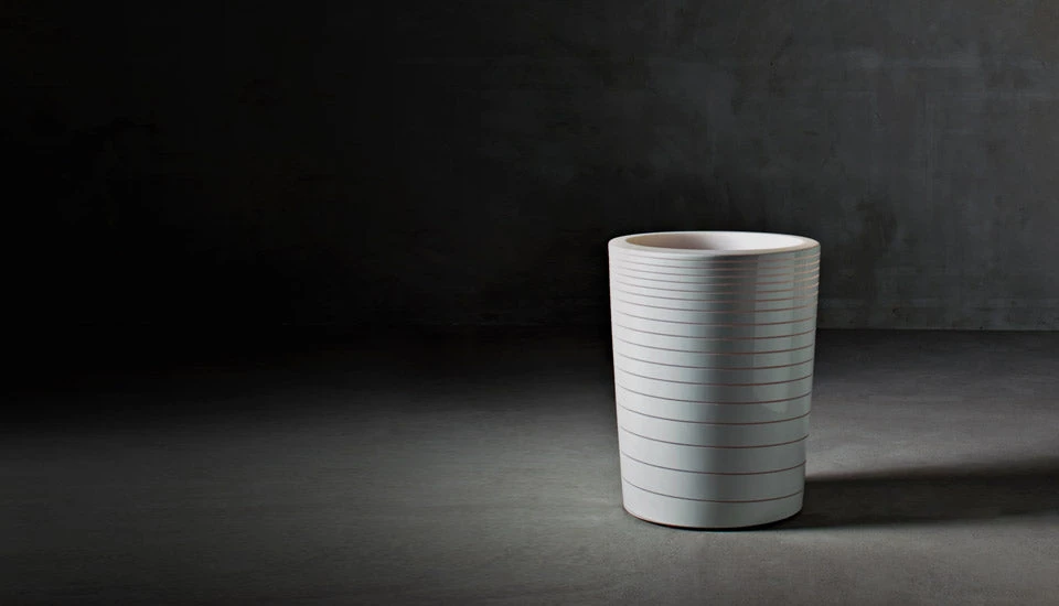 Serralunga Contract & Garden Pots Grand Jane With Light