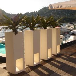 Serralunga Lluna Contract & Garden Pots