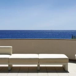 Serralunga Contract & Garden Pots Ming Family