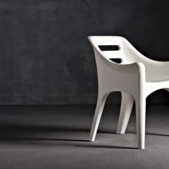 Serralunga Contract & Residential Furniture Russel